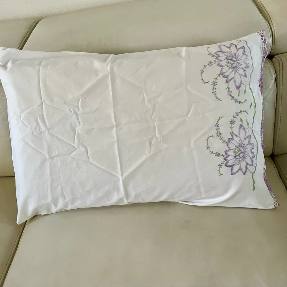 Elegant White and Purple Floral Pillowcase 21/29 inches
